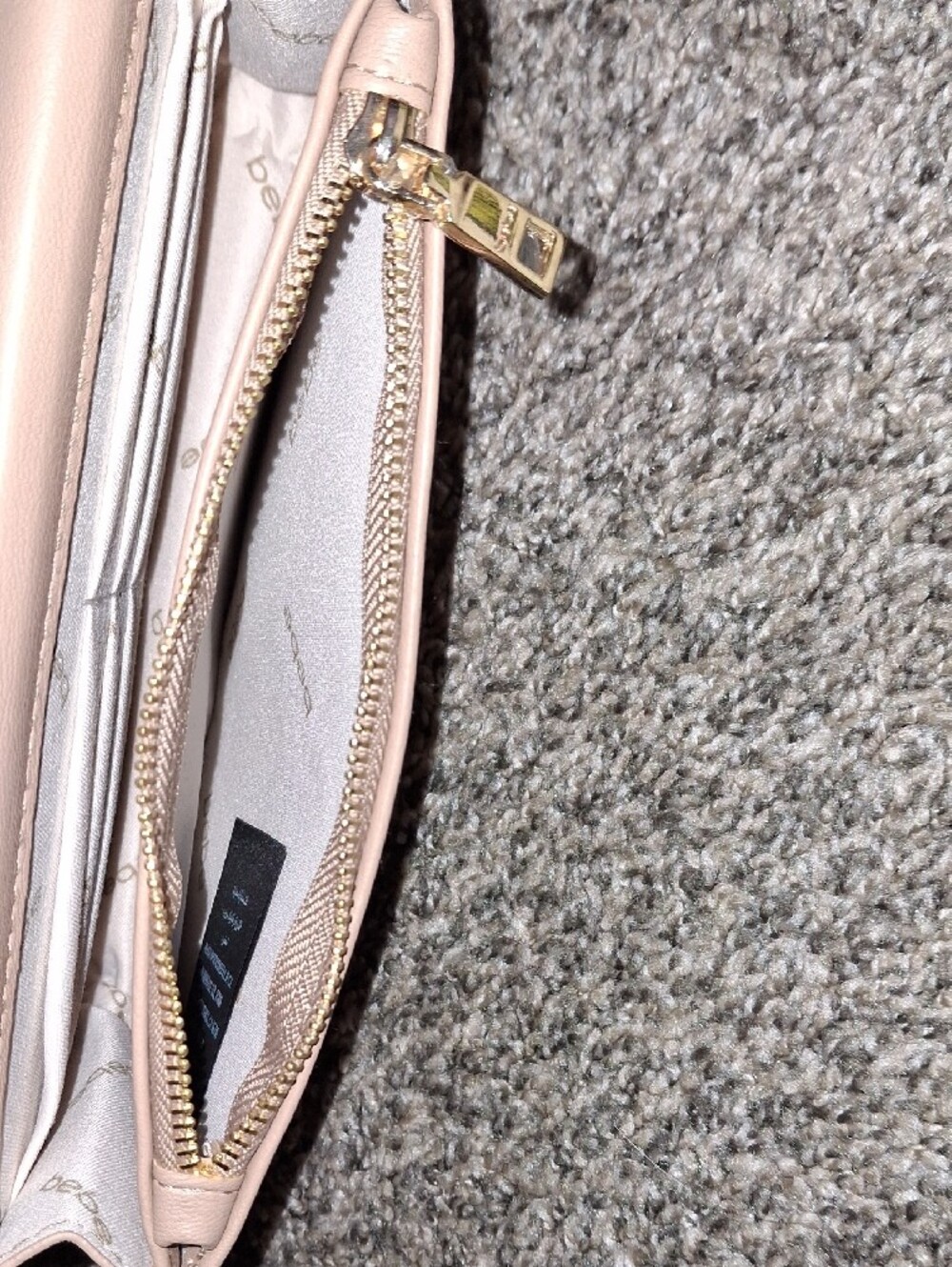 Quilted Beige Chain Crossbody Bag - Women - Picture 6 of 6